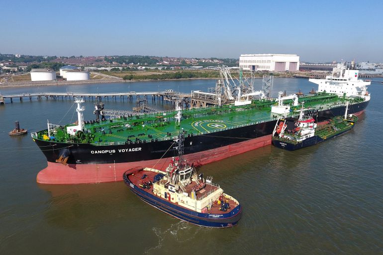 ناقلة تحمل نفطا من فنزويلا (رويترز)