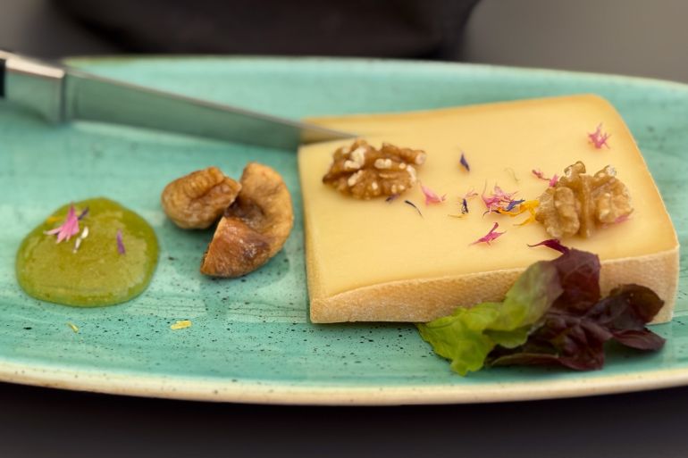 دراسة: بعض منتجات الألبان عالية الدهون قد يكون لها دور محتمل في دعم صحة الدماغ (الجزيرة)