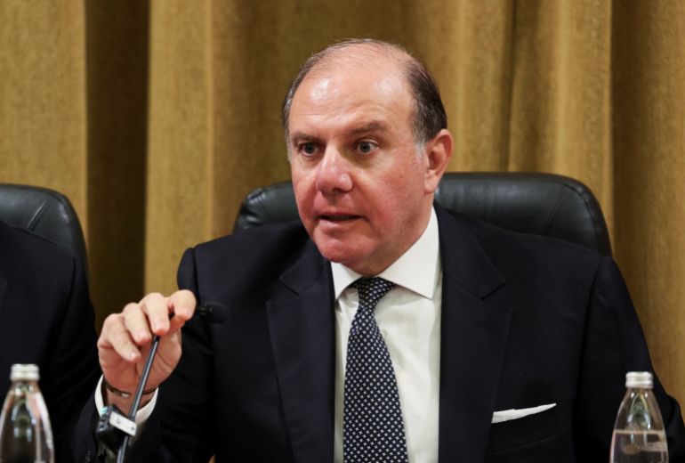 حاكم مصرف لبنان دعا إلى مراجعة شاملة للقانون