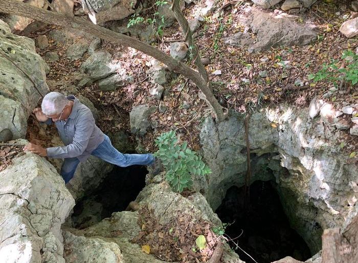 القصة تعود إلى كهف في جزيرة "هيسبانيولا" في البحر الكاريبي (لاثارو فينيولا لوبيث - متحف فيلد)