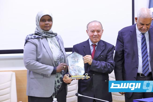 منظر من احتفال مجمع اللغة العربية ووزارة الثقافة والتنمية المعرفية باليوم العالمي للغة العربية، وتكريم الرواد، في طرابلس يوم 18 ديسمبر 2025.