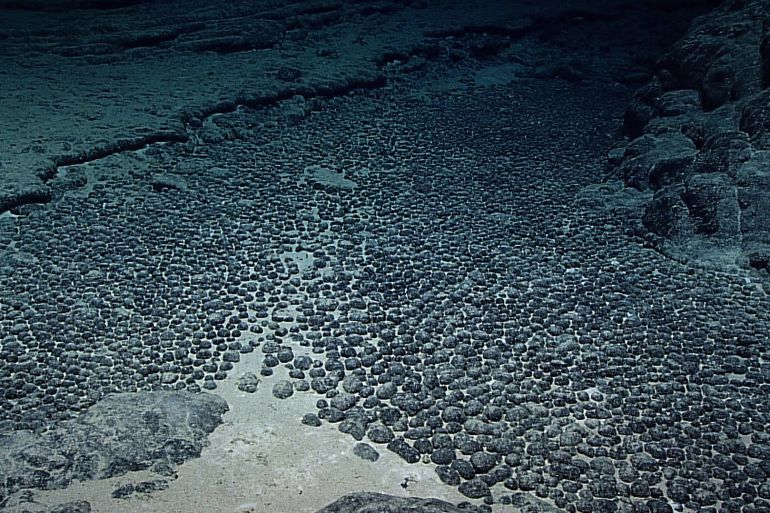 طوّر فريق البحث طريقة لاستخلاص المعادن عبر صهر الخامات البحرية (الإدارة الوطنية للمحيطات والغلاف الجوي)