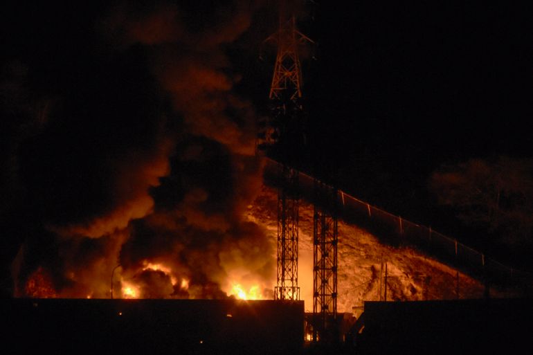 انفجارات كراكاس فجرا عكست انتقال المواجهة الأميركية مع فنزويلا من الضغط السياسي إلى خيار القوة المفتوحة وسط قلق نفطي محسوب (الفرنسية)