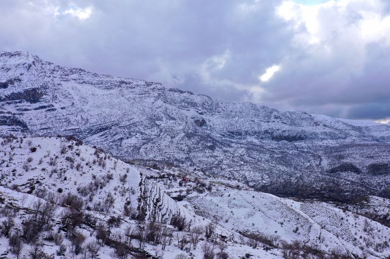 سعى العلماء لحل مشكلة كبيرة تتمثل في أن منطقة السليمانية بالعراق تقع فوق واحدة من أنشط مناطق التصادم القاري في العالم (الجزيرة)