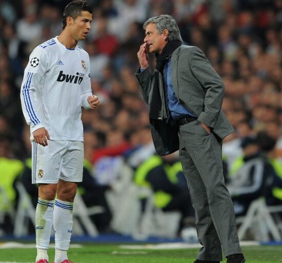 MADRID, SPAIN - OCTOBER 19: Head Coach Jose Mourinho (R) of Real Madrid instructs Cristiano Ronaldo during the UEFA Champions League group G match between Real Madrid and AC Milan at the Estadio Santiago Bernabeu on October 19, 2010 in Madrid, Spain. (Photo by Jasper Juinen/Getty Images)