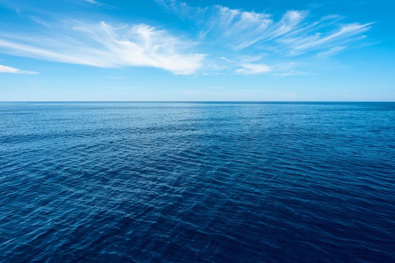 أظهرت نتائجها أن المناطق الأكثر عرضة للخطر تقع بالقرب من البحيرات والمناطق الحضرية (شترستوك)