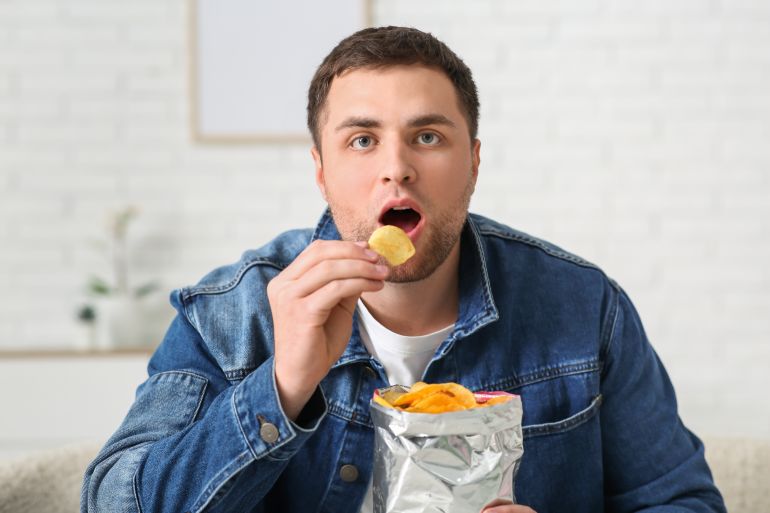 "النظام النباتي الرديء" يرتبط بزيادة مخاطر أمراض القلب والسمنة (شترستوك)