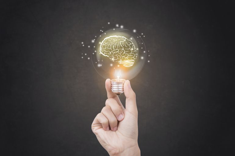 الكاتب: القوة الدافعة هي التي تبقيك ثابتا عندما يضعف الحب ويتعب الجهد ويضطرب التركيز (شترستوك)