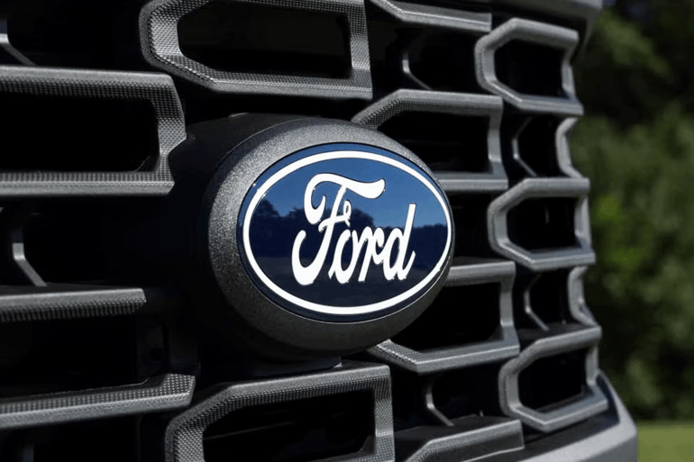 يمكن أن تستفيد فورد من تحسين استغلال طاقتها الإنتاجية الأوروبية غير المستخدمة، وتحقيق عوائد من مصانع تعاني انخفاض الطلب (فورد)