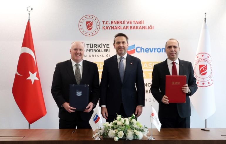 Turkish Petroleum Corporation and American energy giant Chevron signed a memorandum of understanding on Thursday to conduct exploration and production operations in promising oil and natural gas fields.
