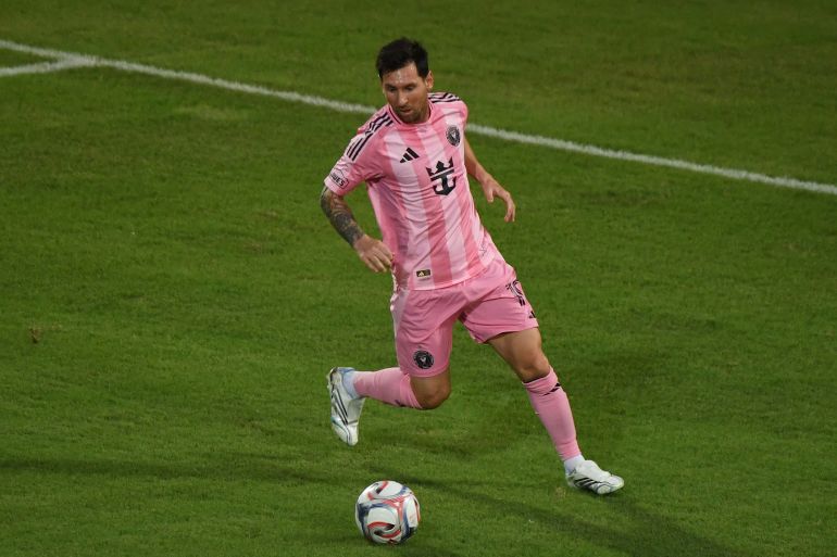 Inter Miami's Argentine forward #10 Lionel Messi controls the ball during the friendly football match between Colombia's Atletico Nacional and the US' Inter Miami at the Atanasio Girardot Stadium in Medellin, Colombia, on January 31, 2026. (Photo by Jaime SALDARRIAGA / AFP)