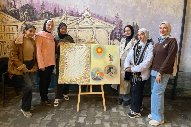 أرجوان الأمل.. فتيات غزة يبُحن بالألوان في وجه الإبادة (الجزيرة)