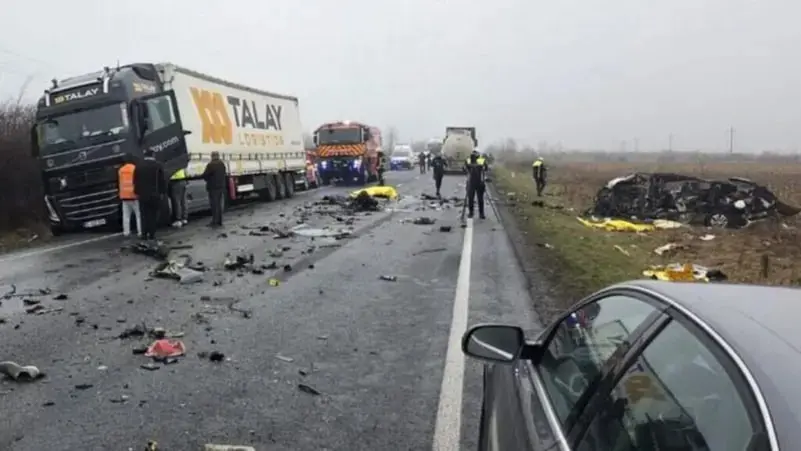 صورة من الحادث الذي أودى بحياة 7 من مشجعي باوك