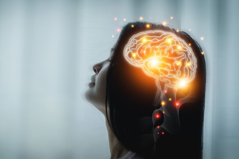 مفهوم الذكاء الاصطناعي. التعلم العميق. اليقظة الذهنية. علم النفس. مفهوم الجهاز العصبي للدماغ. دماغ بشري، مفهوم التفكير. تعلم الآلة والذكاء الاصطناعي؛ معرف شترستوك: 2461817277